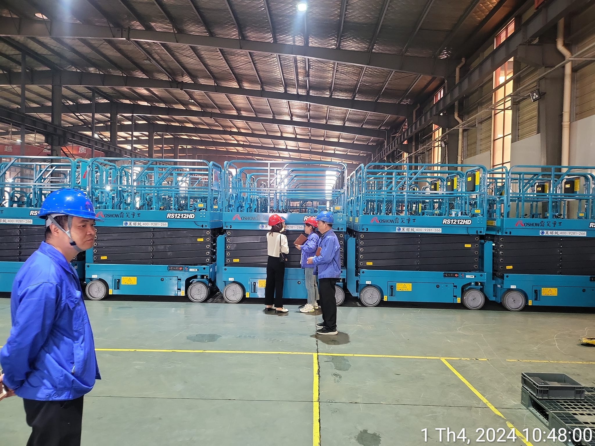 Xe nâng người tự hành