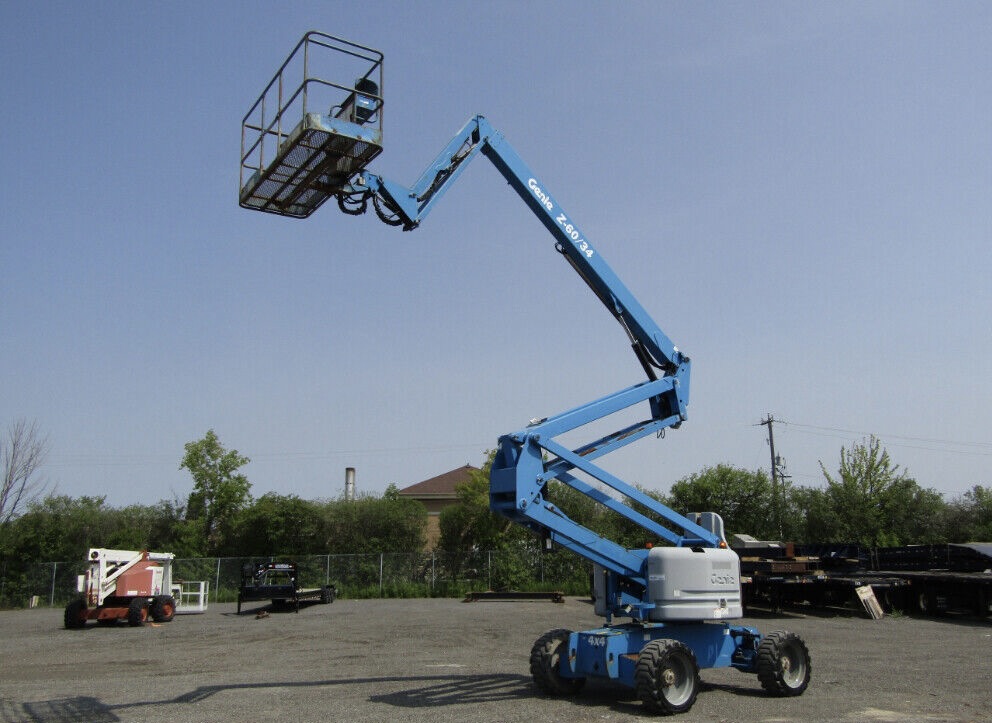 XE CẮT KÉO CÔNG TRÌNH BOOM LIFT - 20M